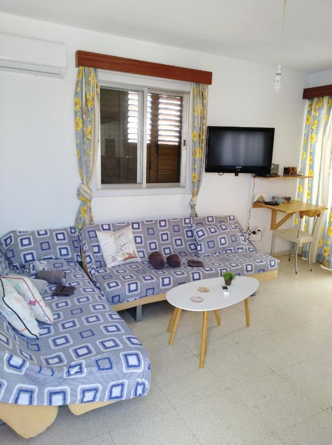 Larnaca, Pervolia 1 Bedroom Seaside Apartment Exterior photo